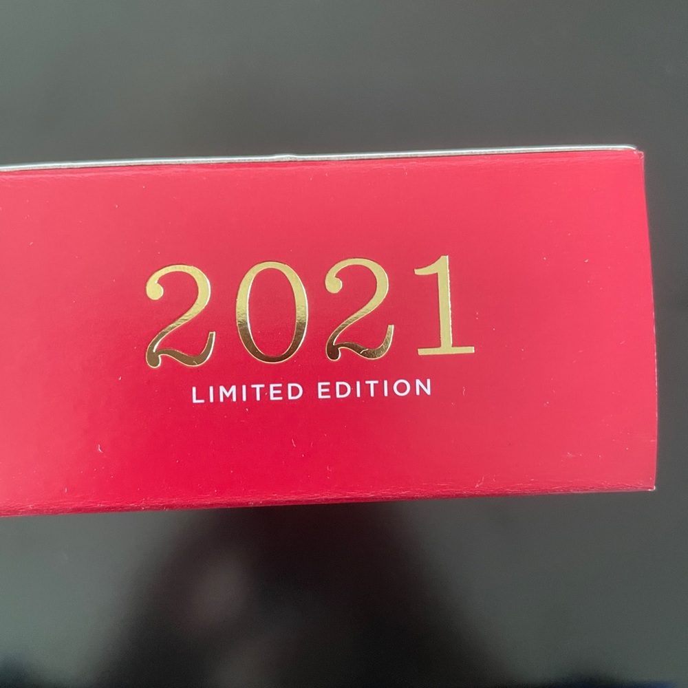 Rebel Reindeer 2021 Hallmark LIMITED EDITION - Picture 2 of 3